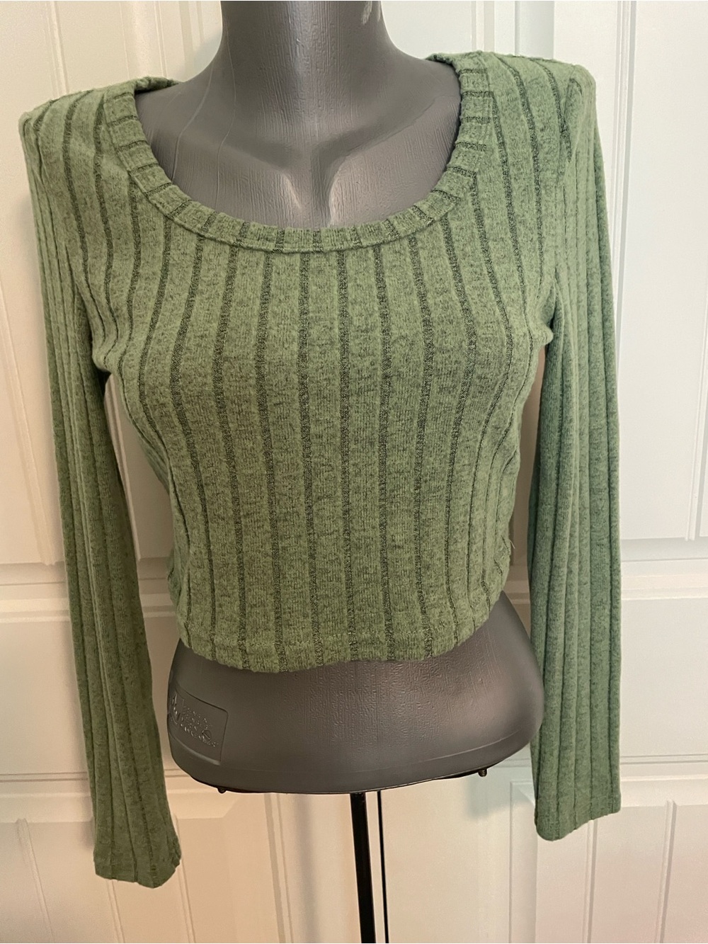 SHEIN Olive Green Ribbed Scoop-Neck Long Sleeve Top